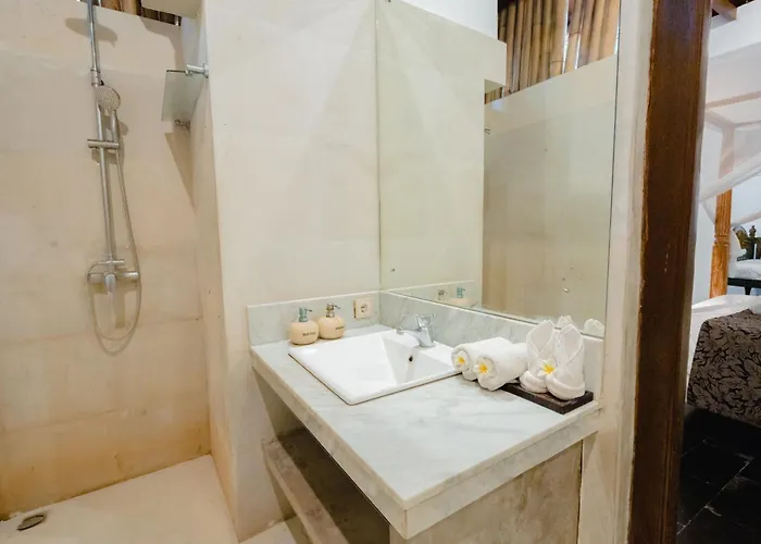 5 Bedroom Etnik In With Big Garden And Private Pool *