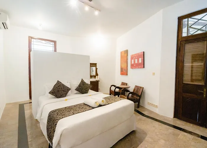 5 Bedroom Etnik In With Big Garden And Private Pool *