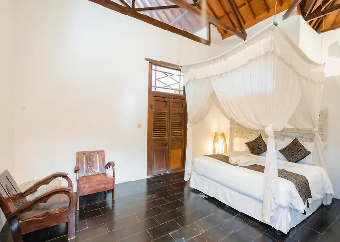 5 Bedroom Etnik In With Big Garden And Private Pool