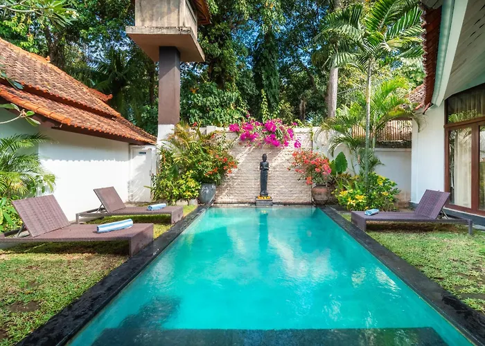5 Bedroom Etnik In With Big Garden&private Pool Villa Seminyak
