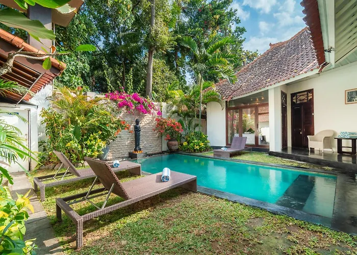 5 Bedroom Etnik In With Big Garden&private Pool Seminyak
